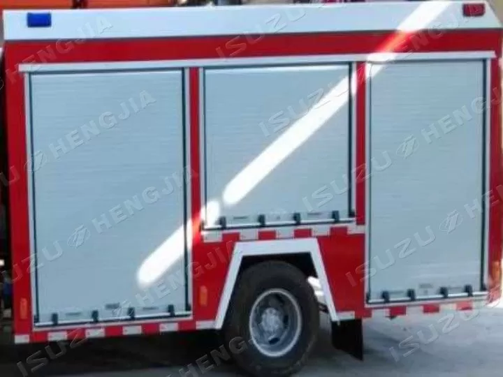 Cadre en alliage en aluminium et porte de volet roulant