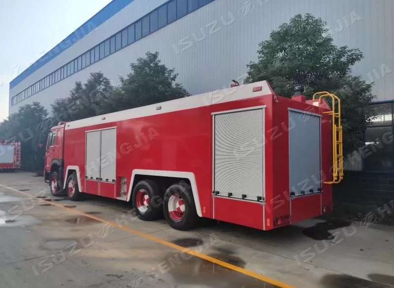 Camion de pompiers Giga VC66 8x4